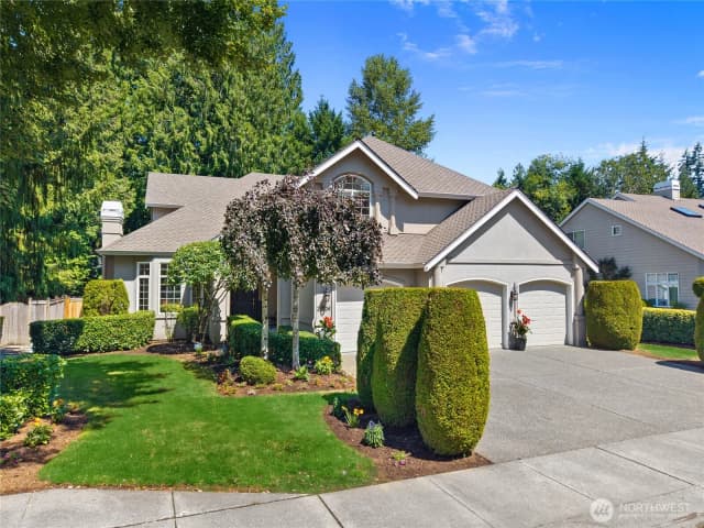 Property photo for 20534 Ne 33rd Court Ne, Sammamish photo 2