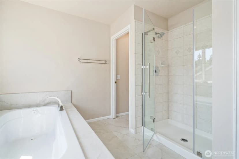 Property photo for 20534 Ne 33rd Court Ne, Sammamish photo 26