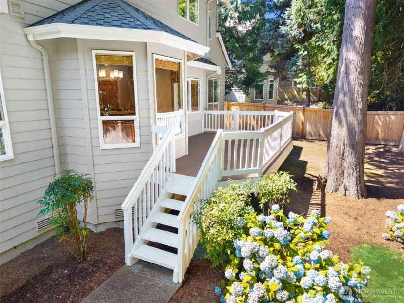 Property photo for 20534 Ne 33rd Court Ne, Sammamish photo 31