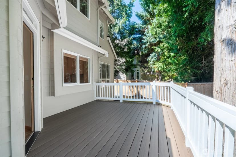 Property photo for 20534 Ne 33rd Court Ne, Sammamish photo 30