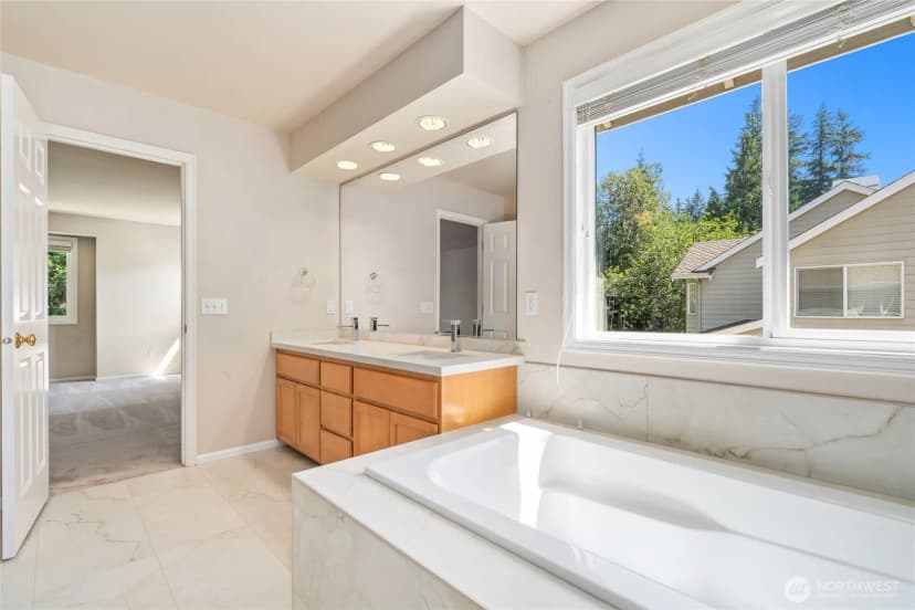 Property photo for 20534 Ne 33rd Court Ne, Sammamish photo 29