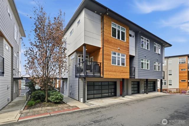 Property photo for 4033 129th Place Se, Bellevue