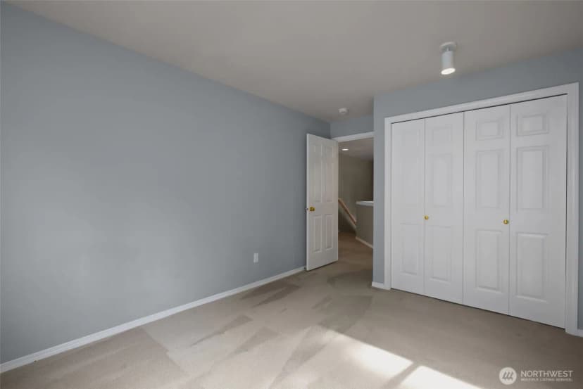 Property photo for 8021 Ne 122nd Place, Kirkland photo 34