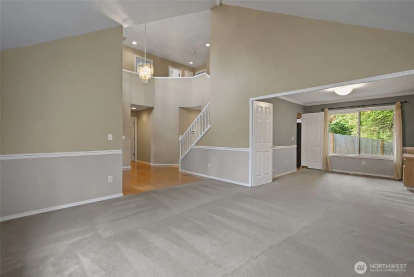 Property photo for 8021 Ne 122nd Place, Kirkland photo 4