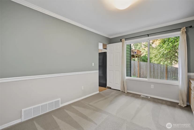 Property photo for 8021 Ne 122nd Place, Kirkland photo 6