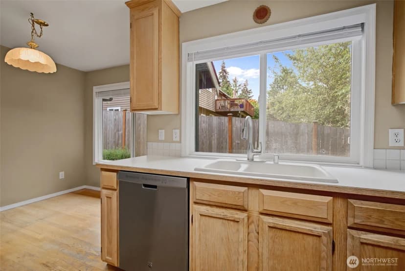 Property photo for 8021 Ne 122nd Place, Kirkland photo 11