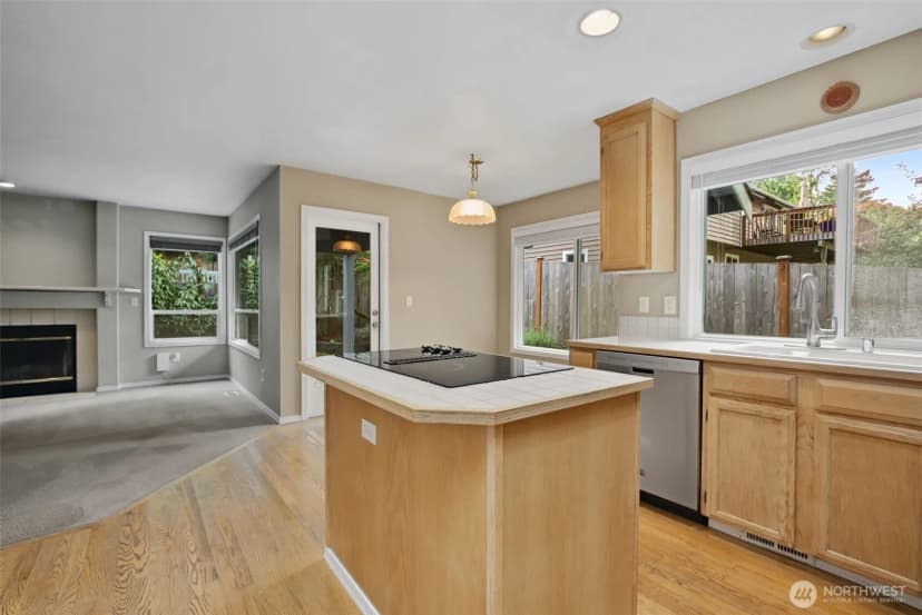 Property photo for 8021 Ne 122nd Place, Kirkland photo 10
