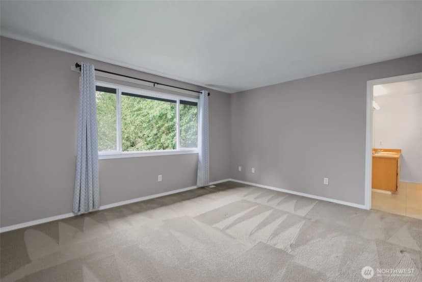 Property photo for 8021 Ne 122nd Place, Kirkland photo 24