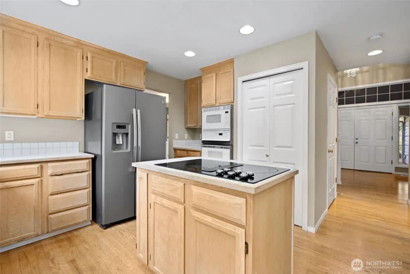 Property photo for 8021 Ne 122nd Place, Kirkland photo 13