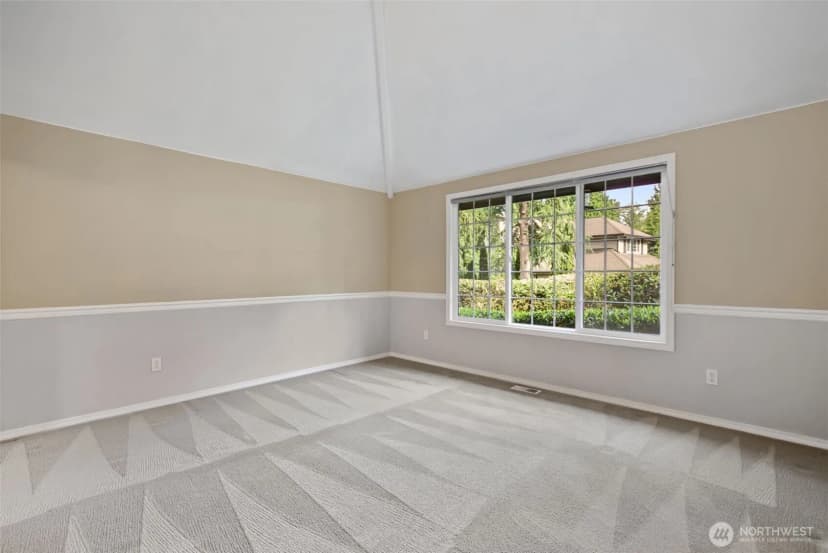 Property photo for 8021 Ne 122nd Place, Kirkland photo 2