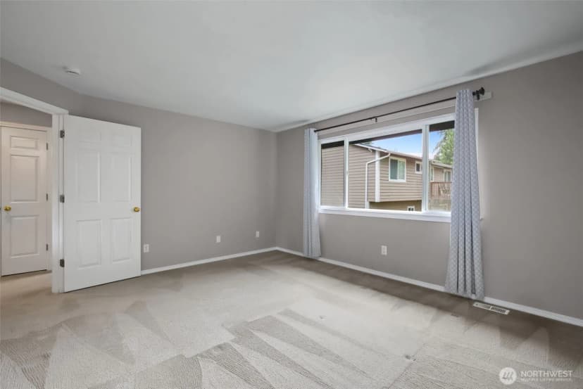 Property photo for 8021 Ne 122nd Place, Kirkland photo 25