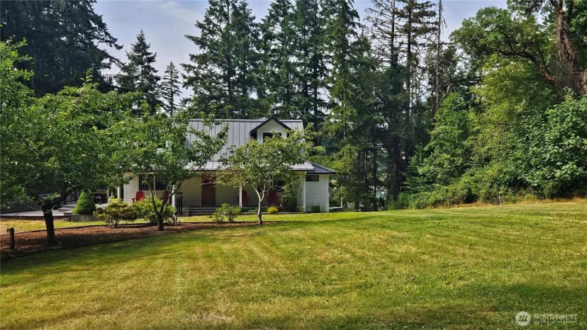 Property photo for 16409 Hoff Road Nw, Lakebay photo 3
