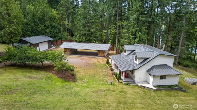 Property photo for 16409 Hoff Road Nw, Lakebay photo 2
