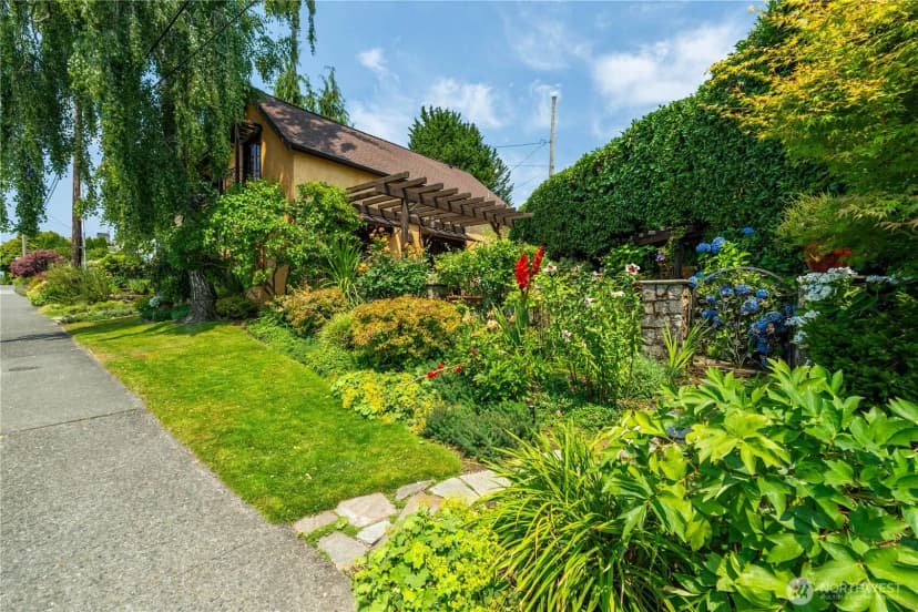 Property photo for 122 Waverly Way, Kirkland photo 12