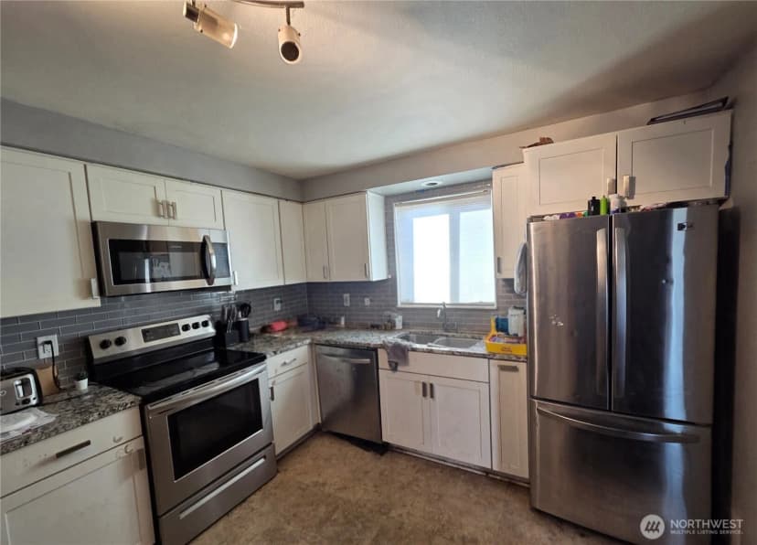 Property photo for 412 Mckenzie Avenue Sw, Yelm photo 5