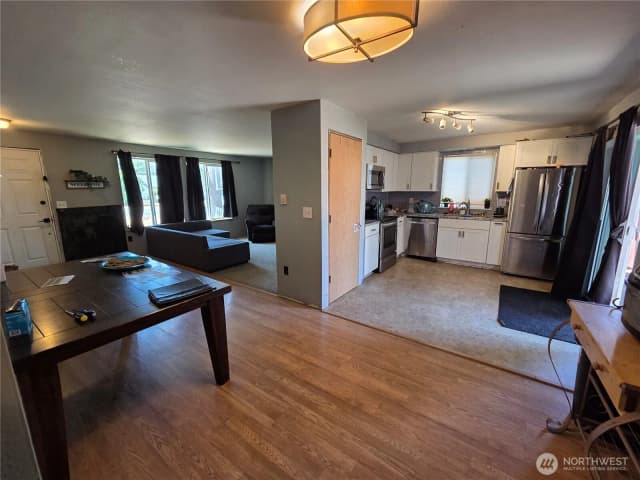 Property photo for 412 Mckenzie Avenue Sw, Yelm photo 2