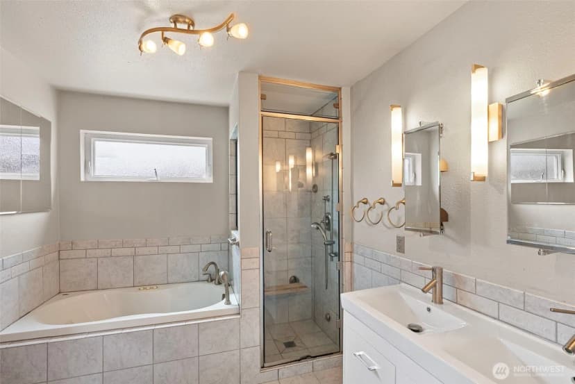Property photo for 6406 E Royal View Lane, Port Orchard photo 16