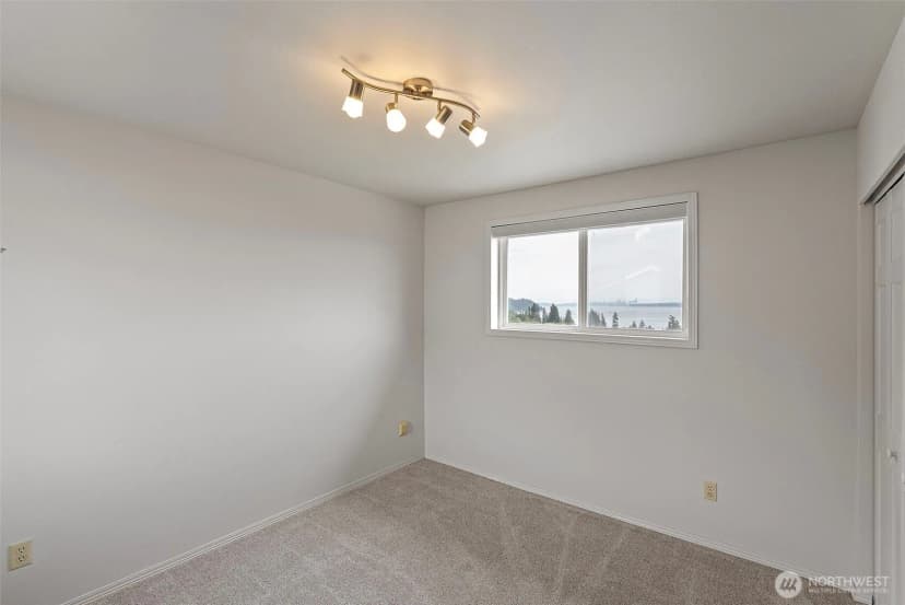 Property photo for 6406 E Royal View Lane, Port Orchard photo 18