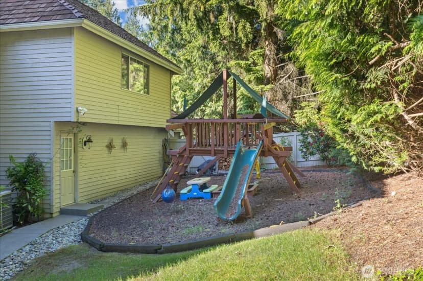 Property photo for 6807 214th Avenue Ne, Redmond photo 26