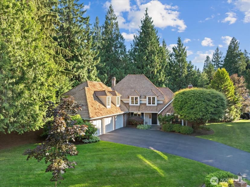 Property photo for 6807 214th Avenue Ne, Redmond photo 2
