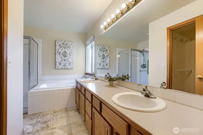 Property photo for 11831 Se 206th Street, Kent photo 14