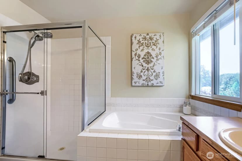 Property photo for 11831 Se 206th Street, Kent photo 15