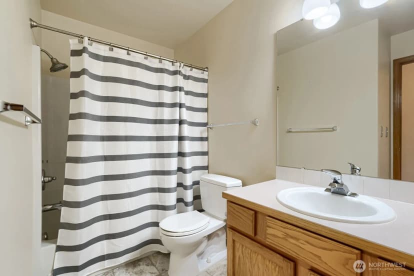 Property photo for 11831 Se 206th Street, Kent photo 22