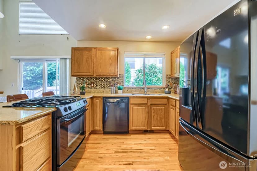Property photo for 11831 Se 206th Street, Kent photo 6