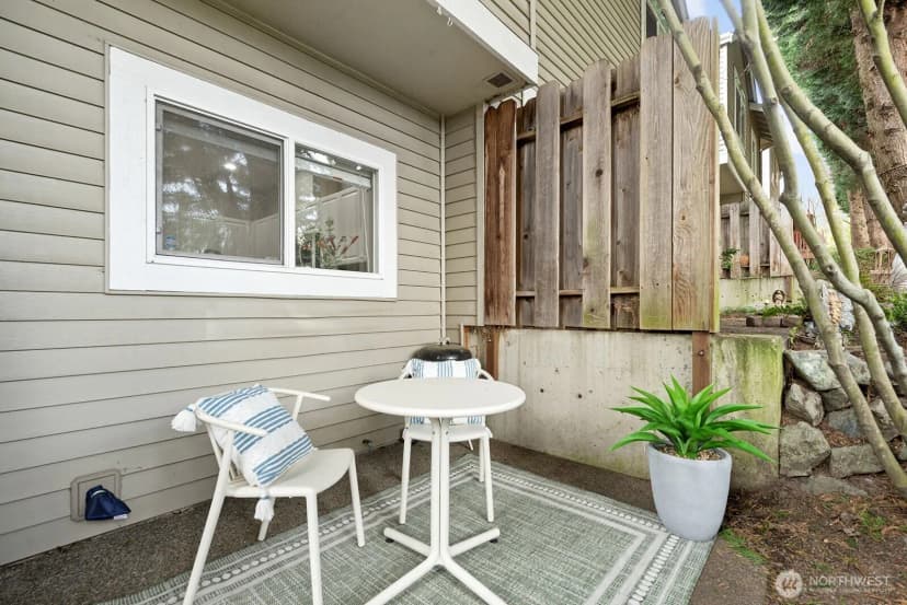 Property photo for 401 S 51st Court, Renton photo 39