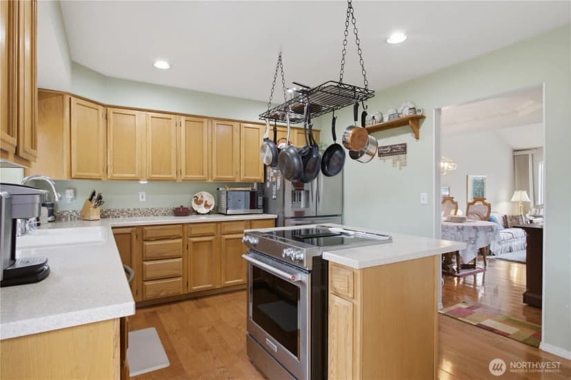 Property photo for 28136 233rd Avenue Se, Maple Valley photo 9