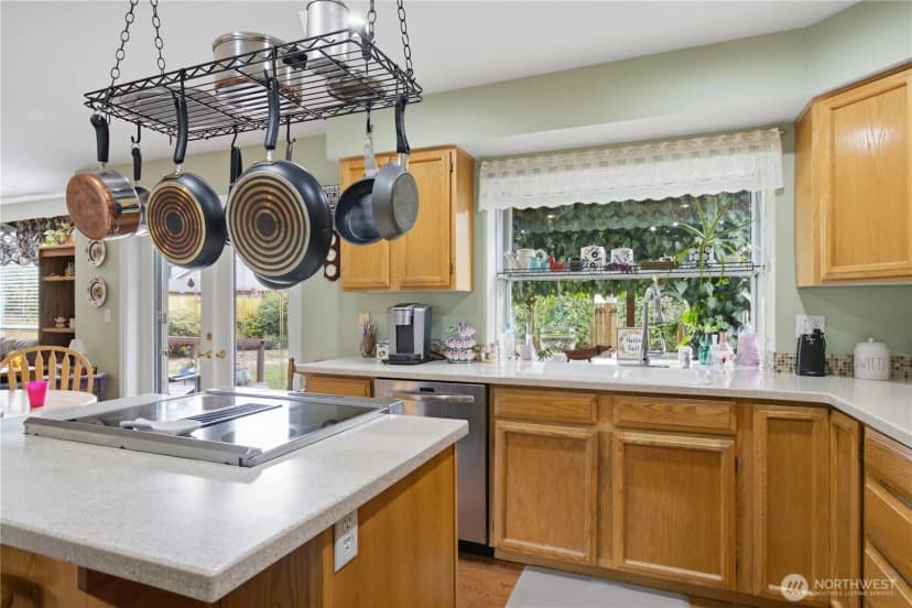 Property photo for 28136 233rd Avenue Se, Maple Valley photo 8