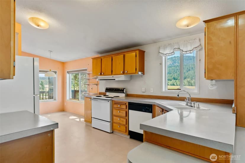 Property photo for 5501 Red Bridge Road, Cle Elum photo 9