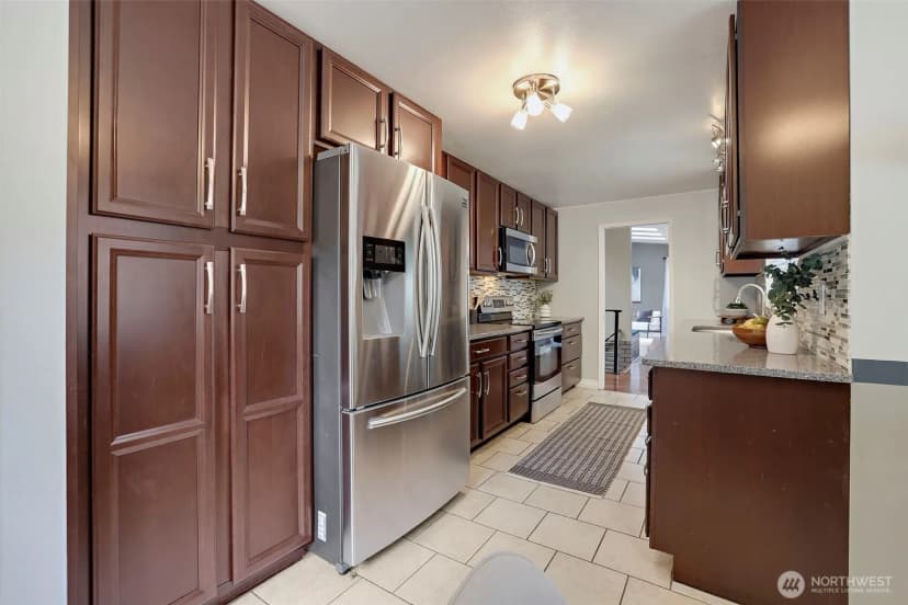 Property photo for 16106 Densmore Avenue N, Shoreline photo 11