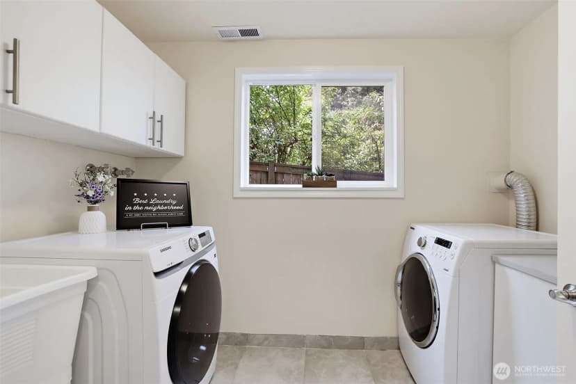 Property photo for 16106 Densmore Avenue N, Shoreline photo 25