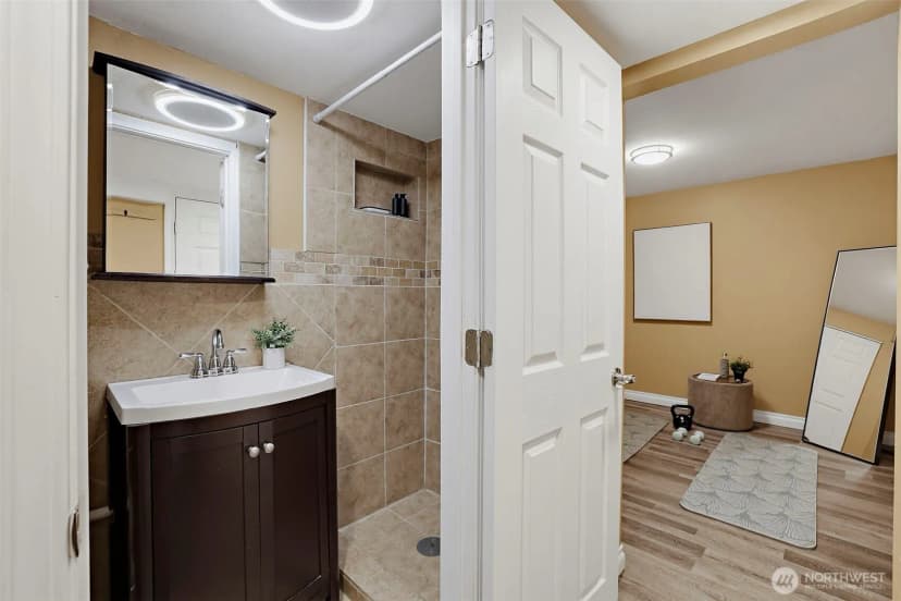 Property photo for 16106 Densmore Avenue N, Shoreline photo 31