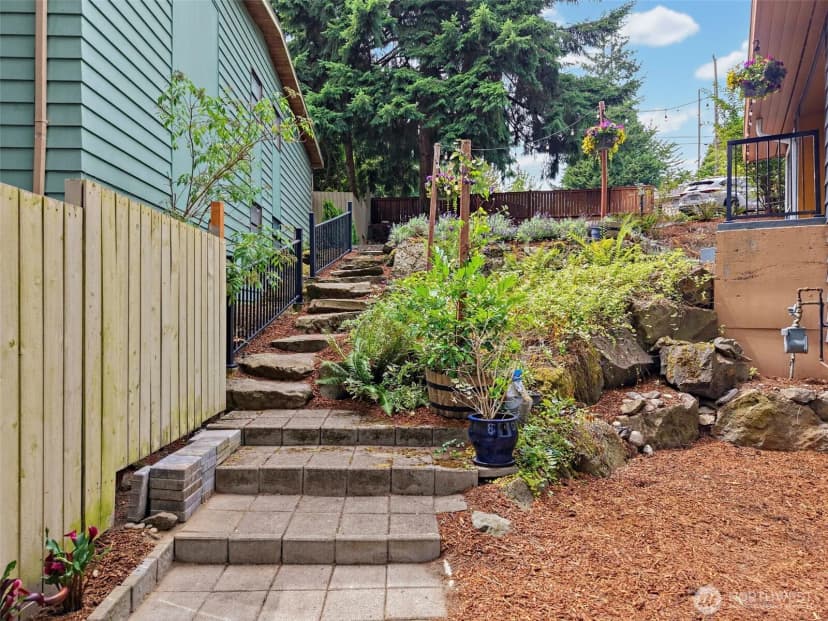 Property photo for 16106 Densmore Avenue N, Shoreline photo 34