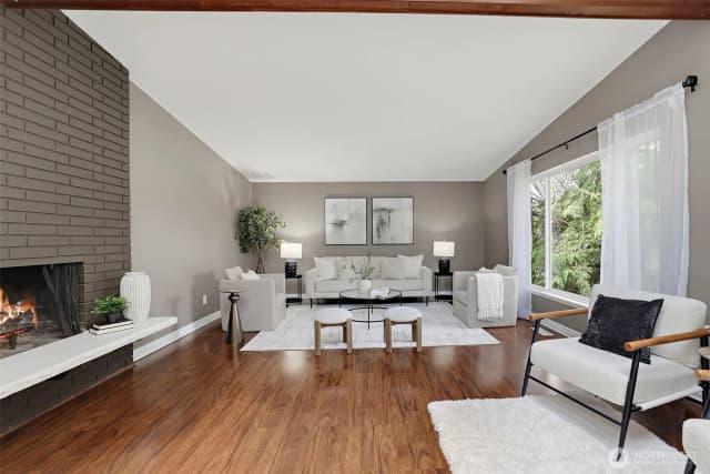Property photo for 16106 Densmore Avenue N, Shoreline photo 4
