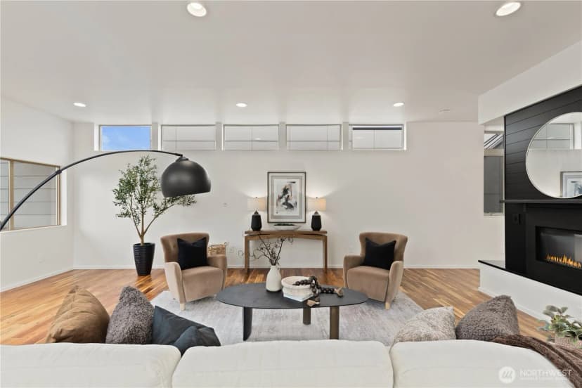 Property photo for 4532 51st Place Sw, Seattle photo 10