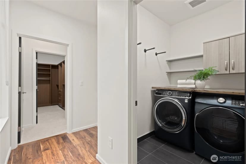 Property photo for 4532 51st Place Sw, Seattle photo 13