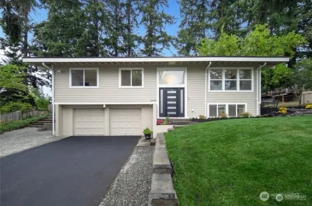 Property photo for 16436 Se 8th St, Bellevue