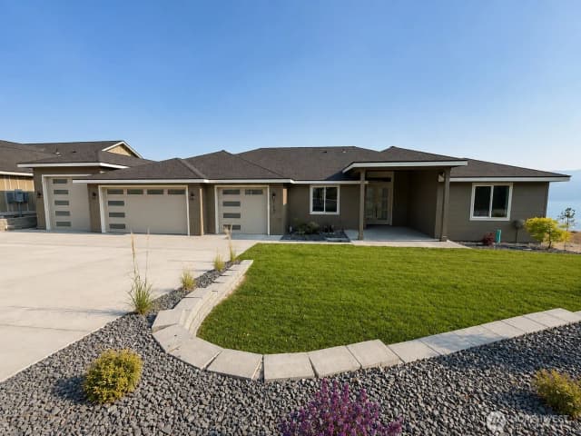 Property photo for 917 Long Drive, Chelan photo 2