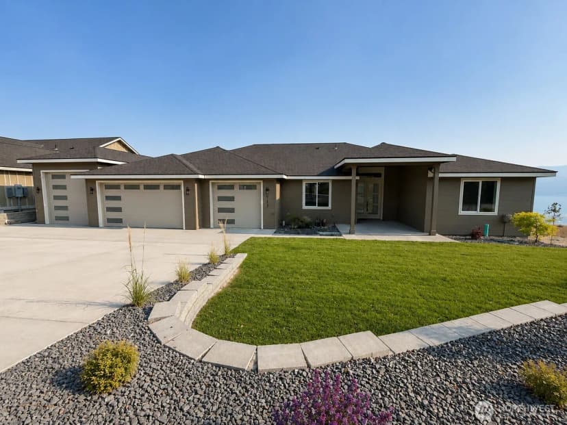 Property photo for 917 Long Drive, Chelan photo 2