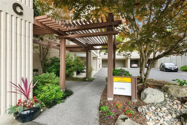 Property photo for 8001 Sand Point Ne #c36, Seattle photo 2