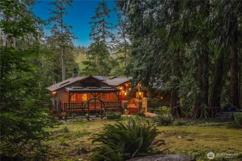 Property photo for 14808 260th Avenue Se, Issaquah photo 2