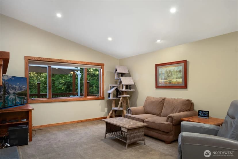 Property photo for 14808 260th Avenue Se, Issaquah photo 11