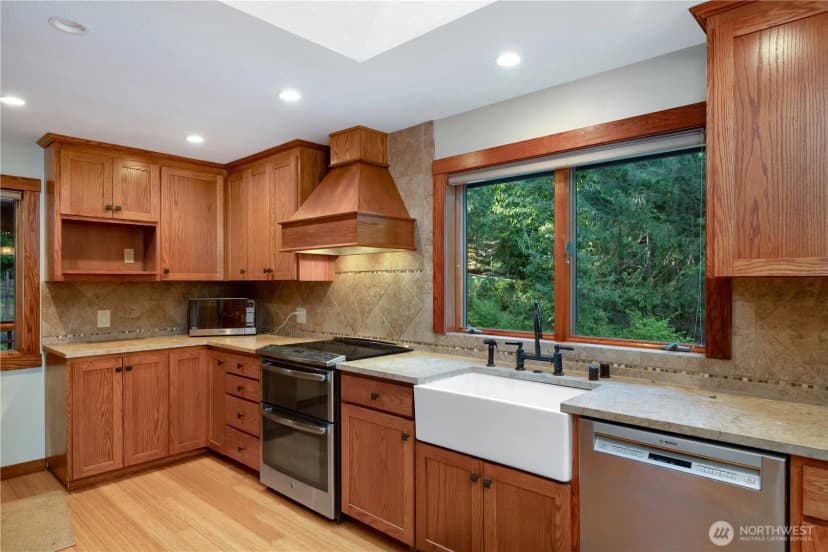 Property photo for 14808 260th Avenue Se, Issaquah photo 12