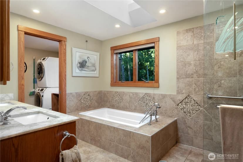 Property photo for 14808 260th Avenue Se, Issaquah photo 26