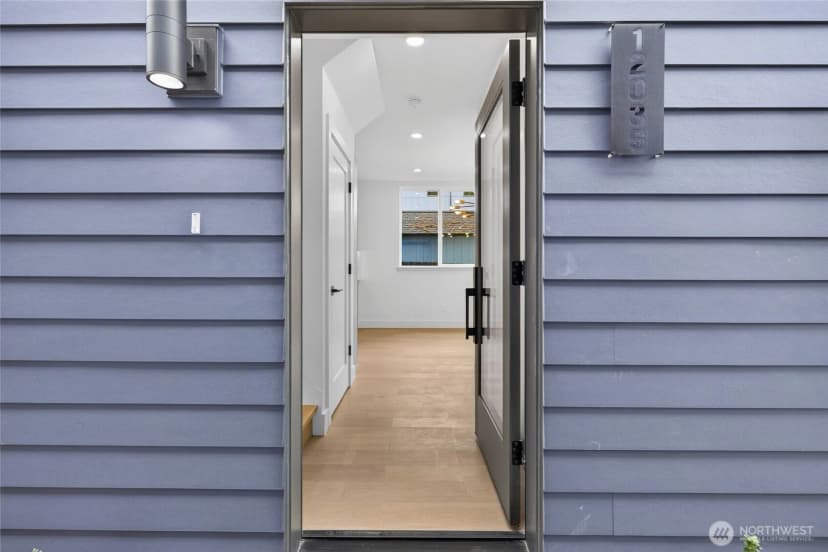 Property photo for 12036 Hiram Place Ne, Seattle photo 2