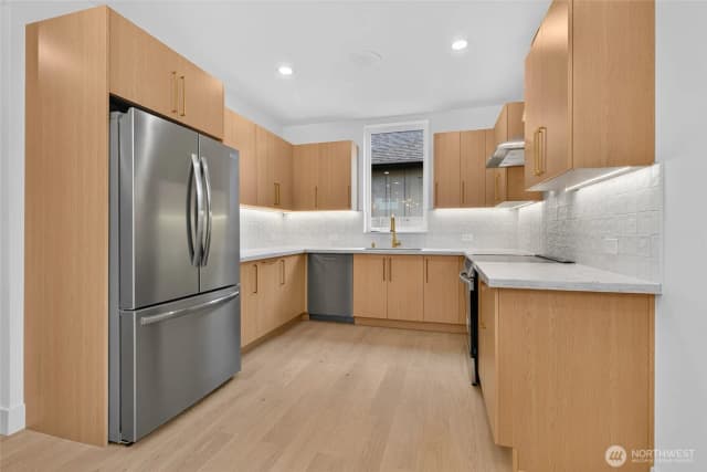 Property photo for 12036 Hiram Place Ne, Seattle photo 4