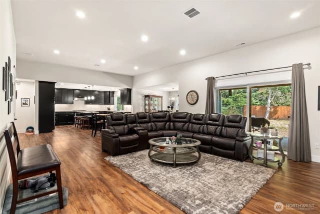 Property photo for 409 Ofarrell Cutoff Road E, Bonney Lake photo 4
